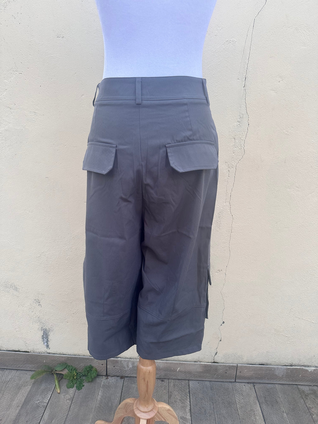 Bermuda Gris Urbain & Confortable