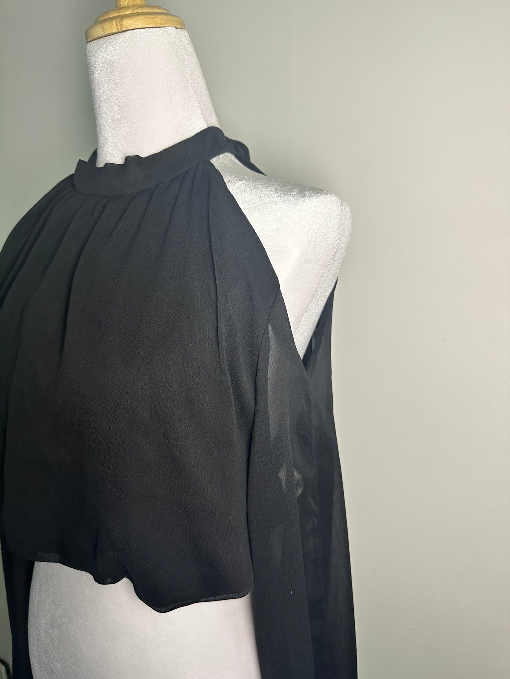 Chemisier top à épaules dénudes