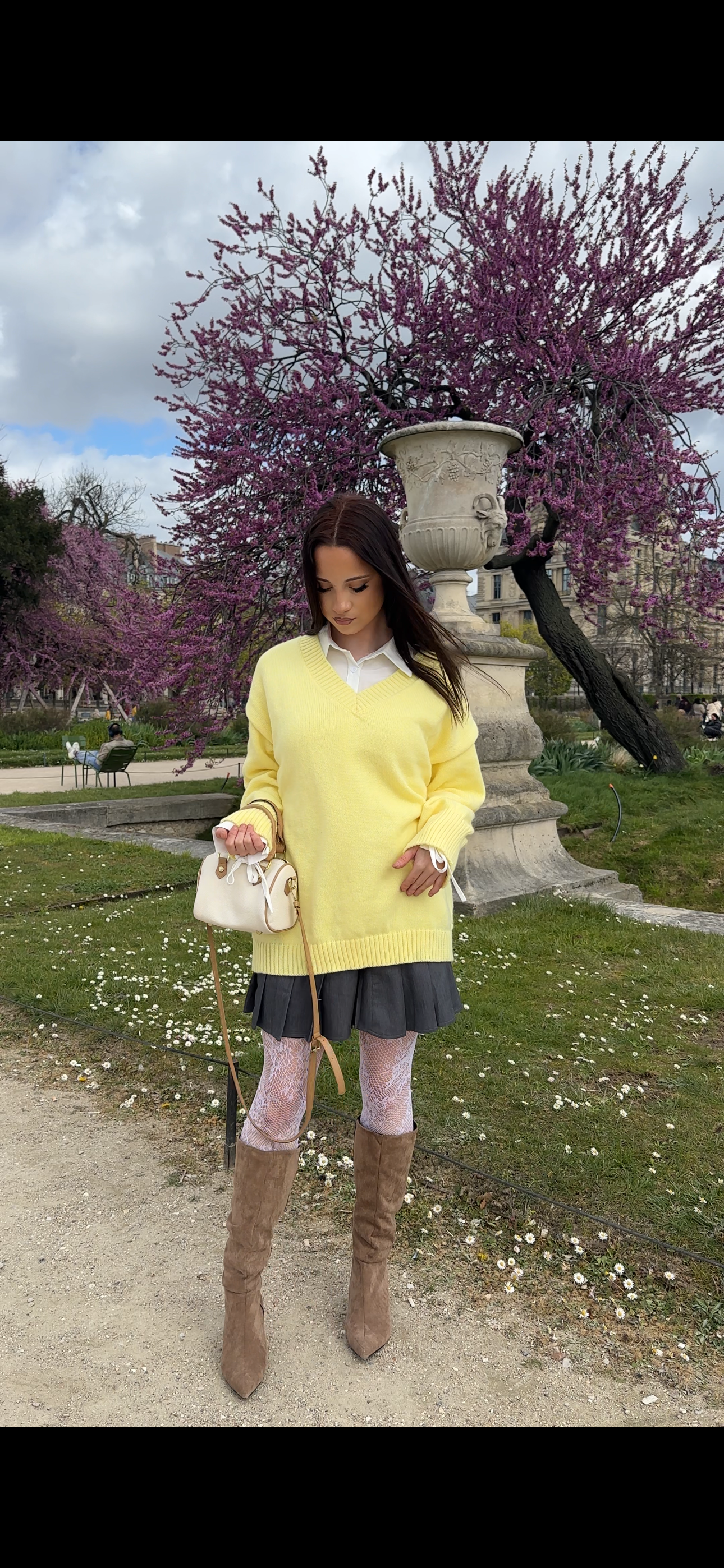 Pull Jaune Col V Lumineux