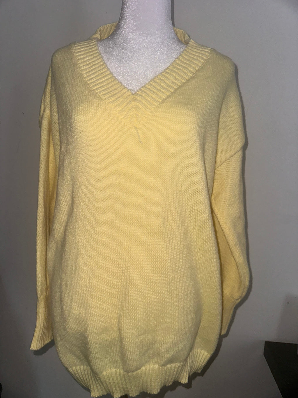 Pull Jaune Col V Lumineux